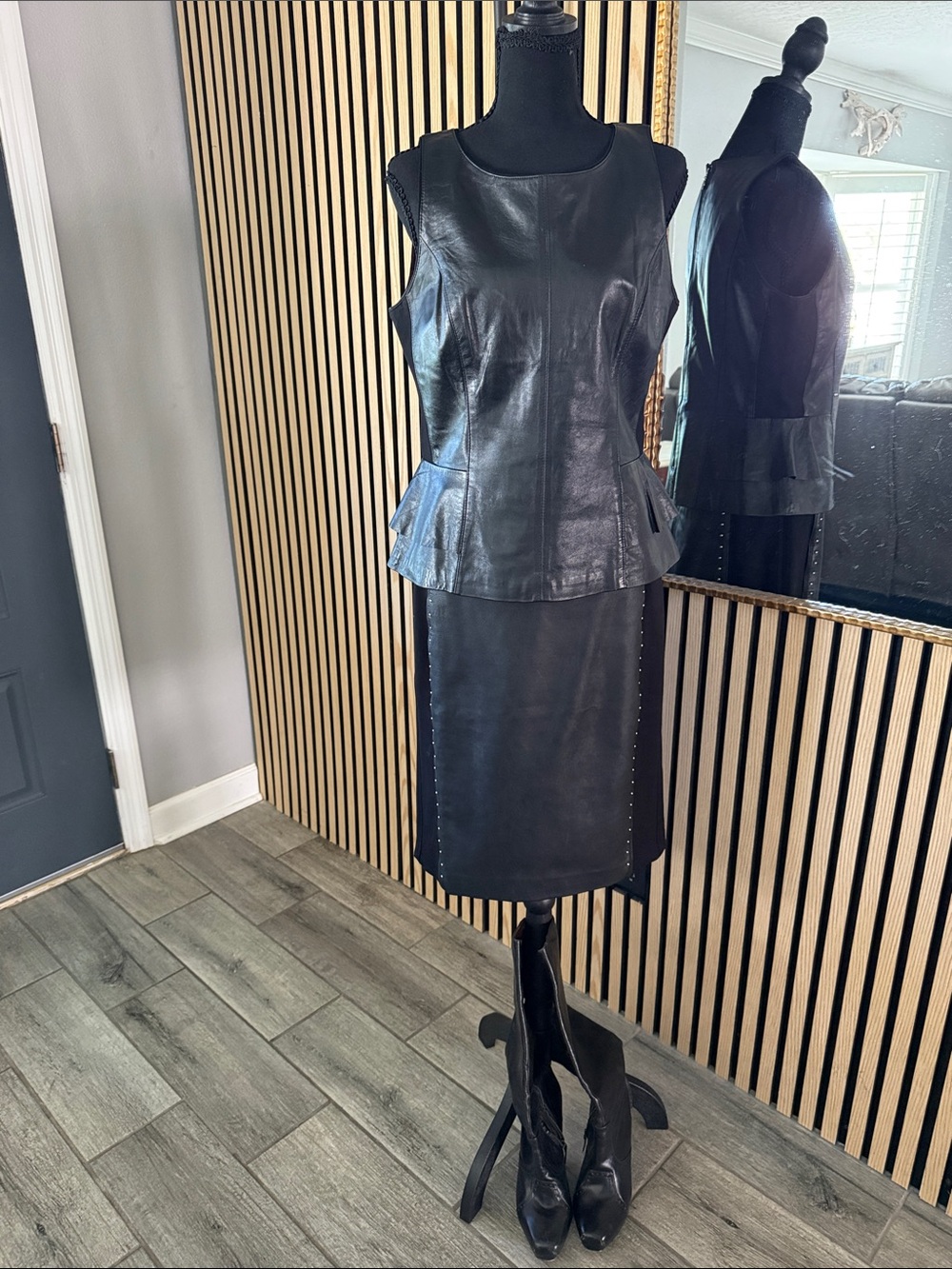 White House Black Market Black Leather Pencil Skirt